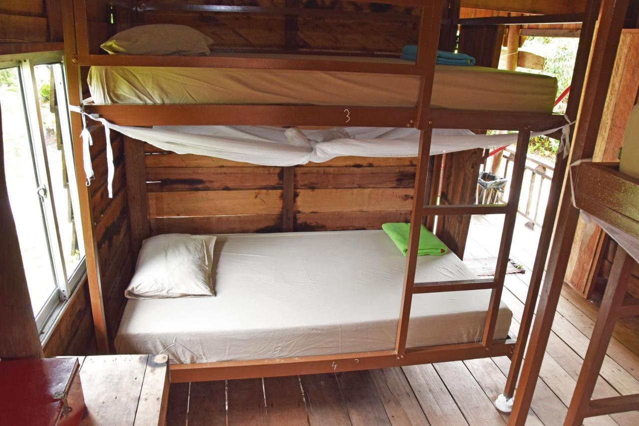 코롱 산로엠 Mad Monkey Koh Rong Samloem 호스텔 외부 사진