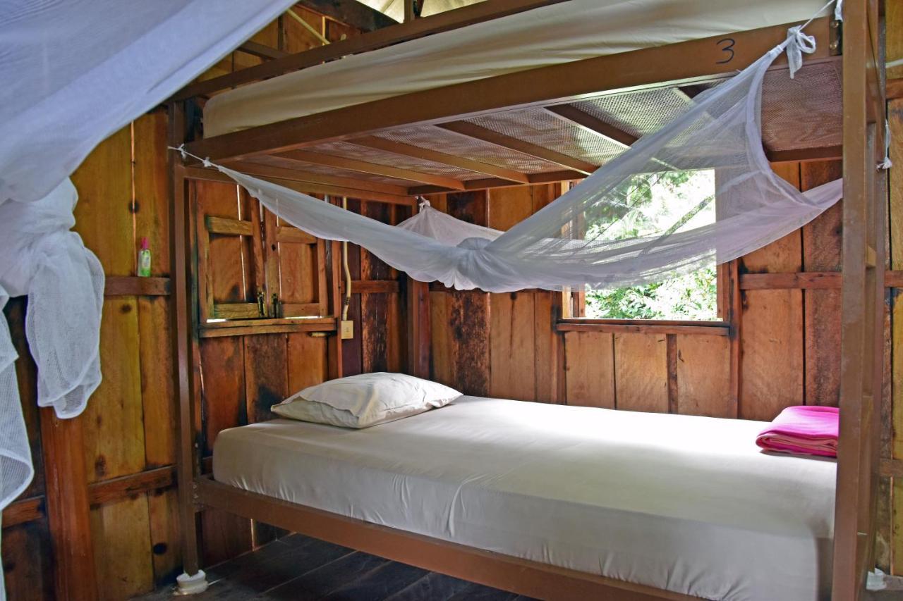 코롱 산로엠 Mad Monkey Koh Rong Samloem 호스텔 외부 사진