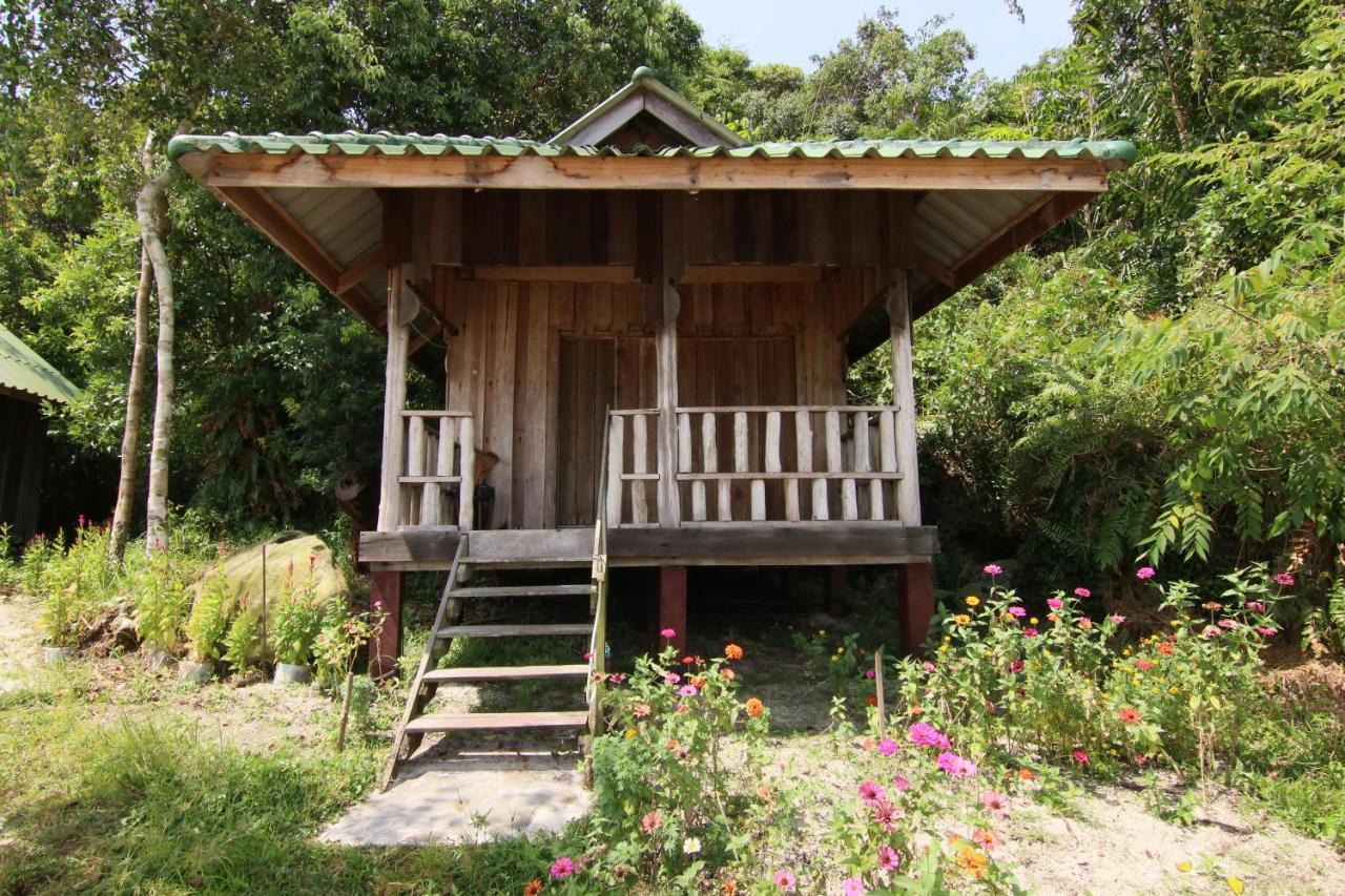 코롱 산로엠 Mad Monkey Koh Rong Samloem 호스텔 외부 사진