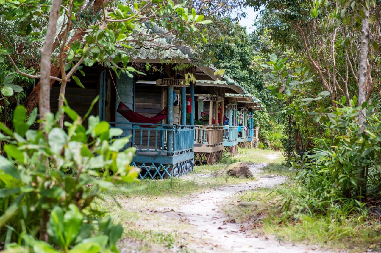 코롱 산로엠 Mad Monkey Koh Rong Samloem 호스텔 외부 사진