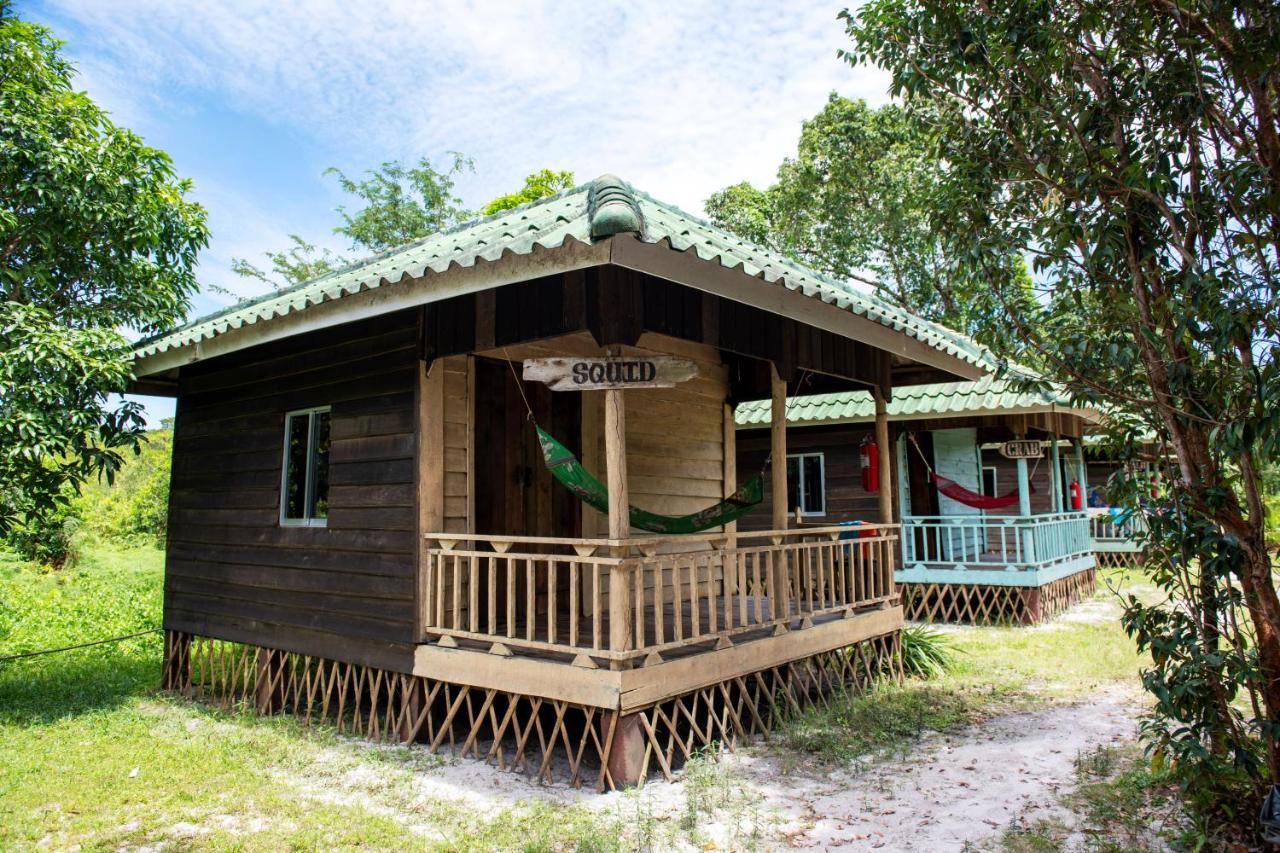코롱 산로엠 Mad Monkey Koh Rong Samloem 호스텔 외부 사진
