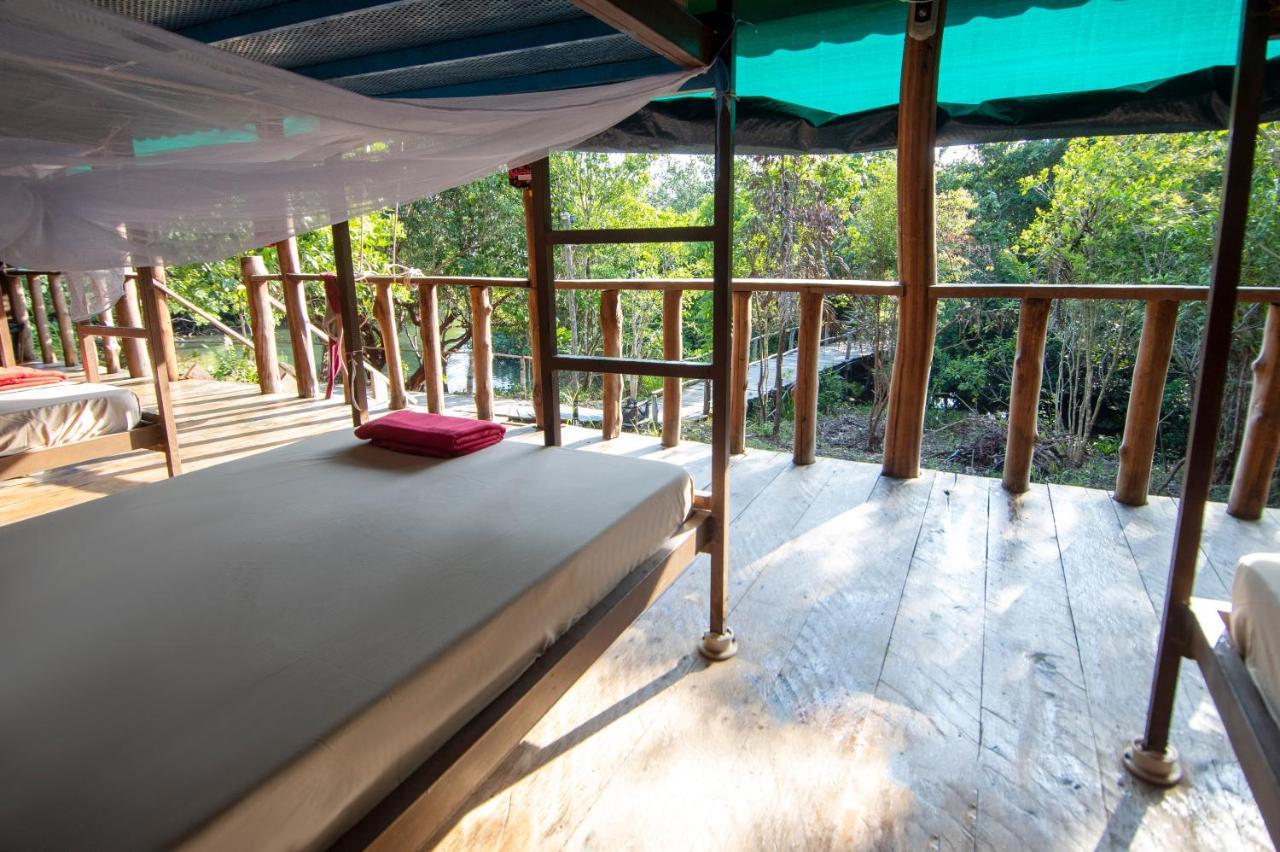 코롱 산로엠 Mad Monkey Koh Rong Samloem 호스텔 외부 사진