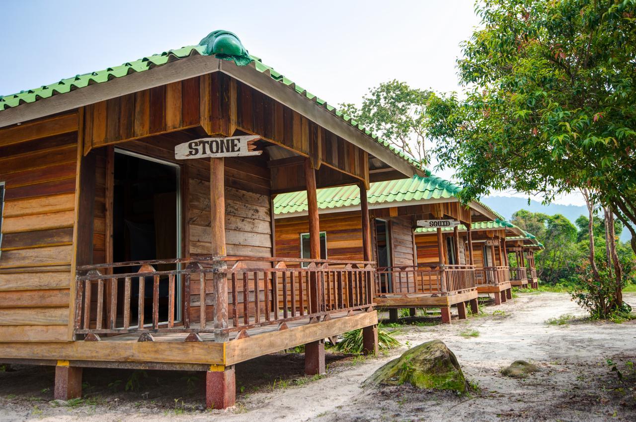 코롱 산로엠 Mad Monkey Koh Rong Samloem 호스텔 외부 사진
