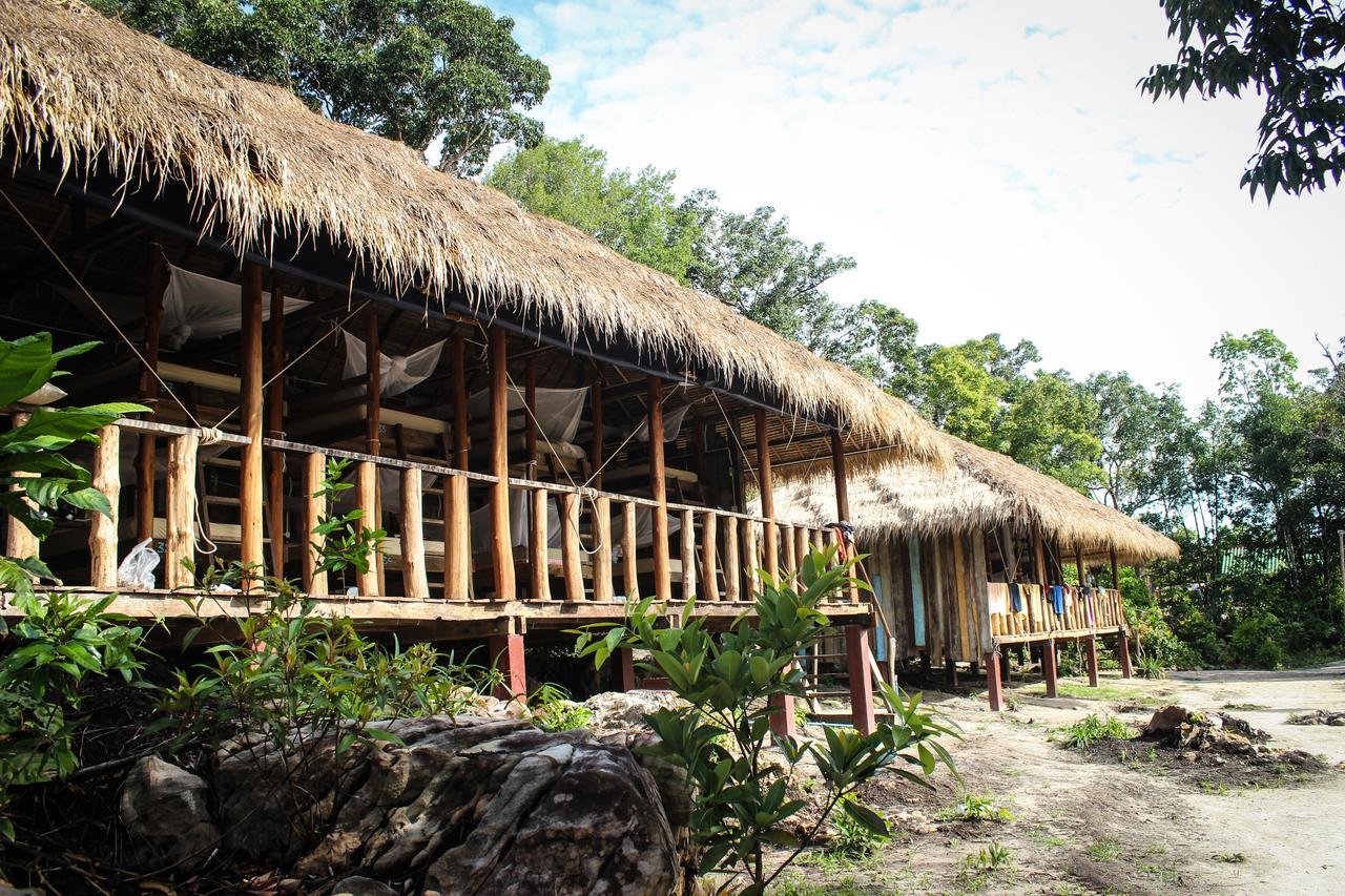 코롱 산로엠 Mad Monkey Koh Rong Samloem 호스텔 외부 사진