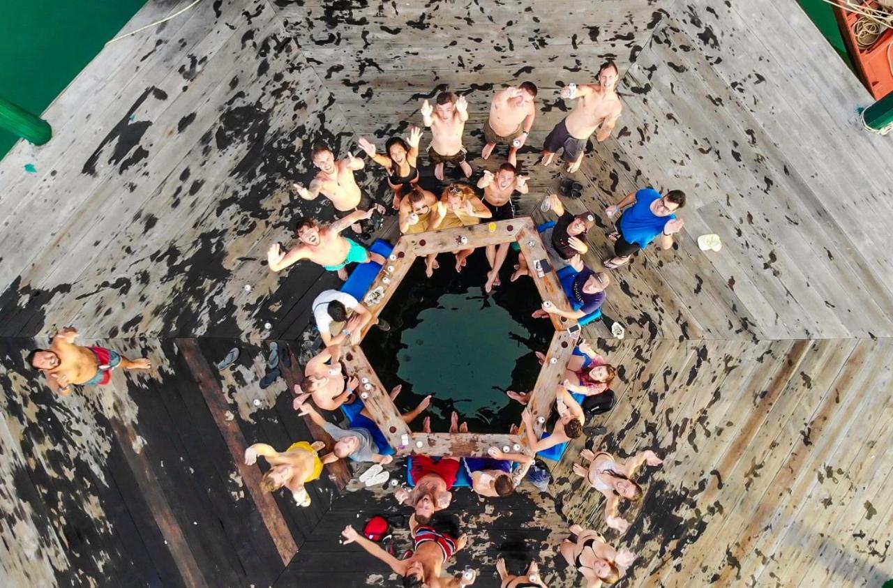 코롱 산로엠 Mad Monkey Koh Rong Samloem 호스텔 외부 사진