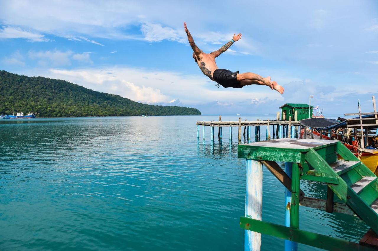 코롱 산로엠 Mad Monkey Koh Rong Samloem 호스텔 외부 사진