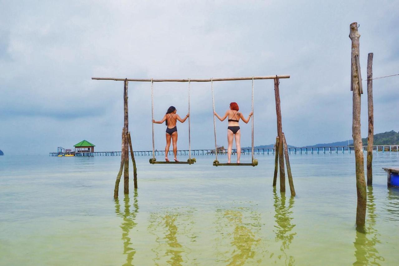 코롱 산로엠 Mad Monkey Koh Rong Samloem 호스텔 외부 사진