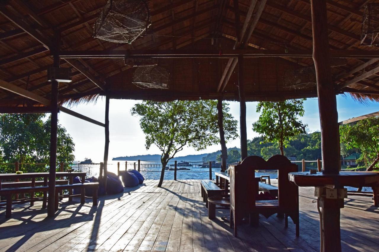 코롱 산로엠 Mad Monkey Koh Rong Samloem 호스텔 외부 사진