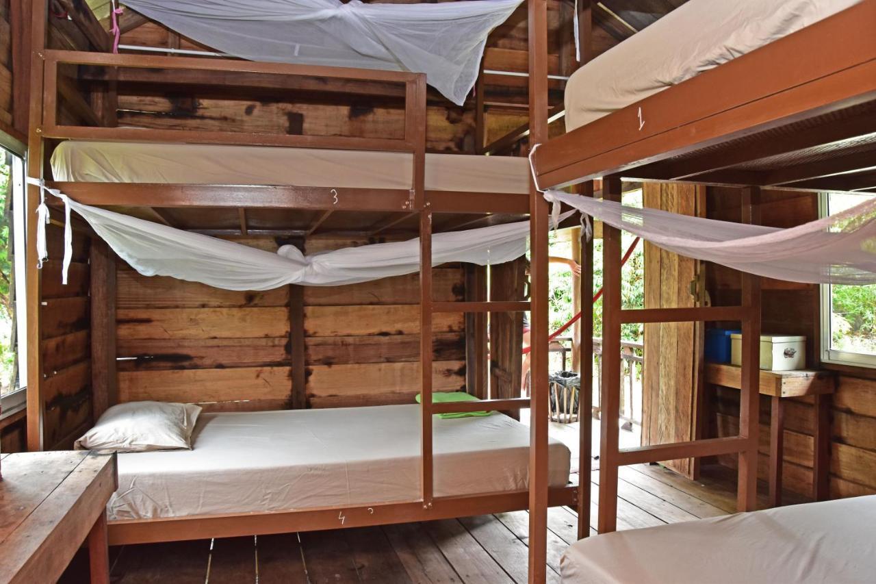 코롱 산로엠 Mad Monkey Koh Rong Samloem 호스텔 외부 사진